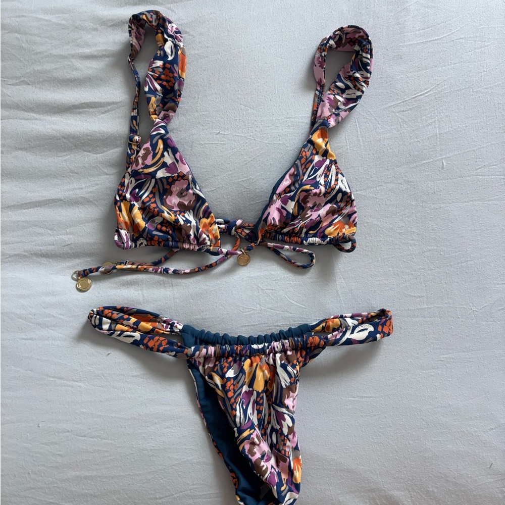 Bydee Australia bikini top and bottom set